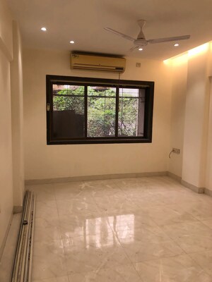 Room in 3 BHK Apartment at Riddhi Garden, Malad East – for Sale