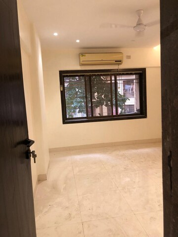 Room in 3 BHK Apartment at Riddhi Garden, Malad East – for Sale