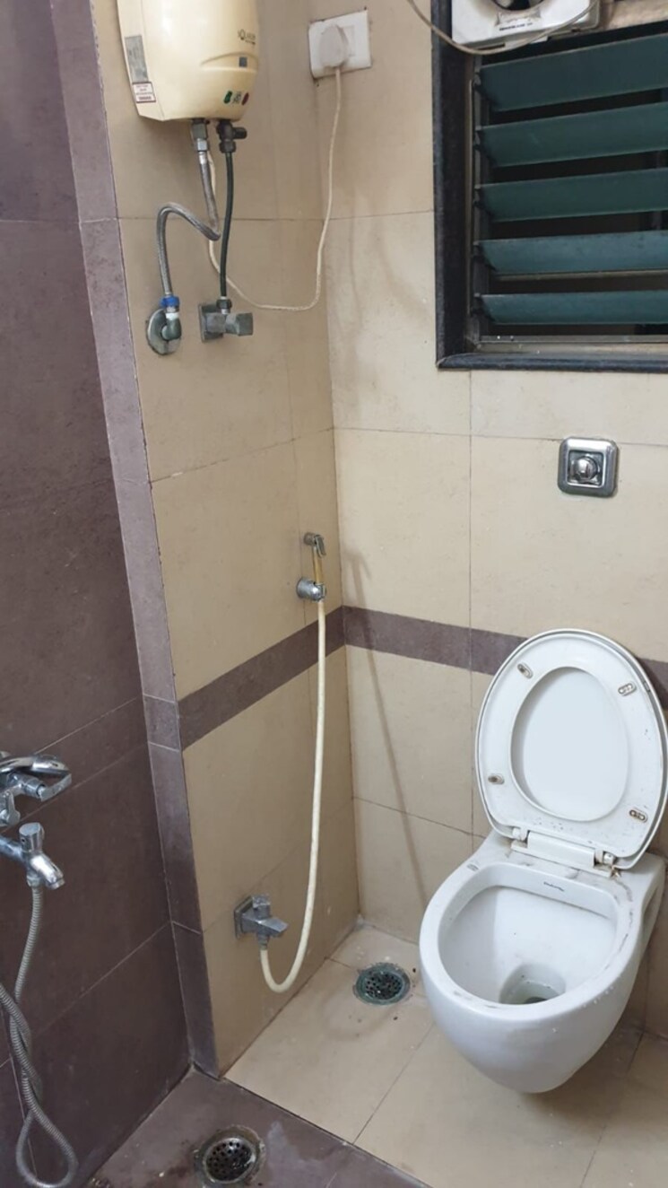 Bathroom, sai-simran-tower 2 Bedroom 910 Sq.Ft. Apartment In Chembur Mumbai 8811333