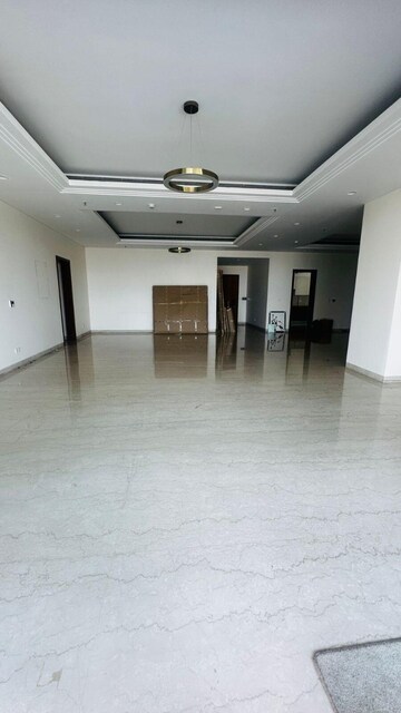 Room in 4 BHK Apartment at K Raheja Artesia, Worli – for Rent