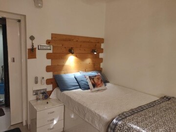 Furnished Amenities in 2 BHK Apartment at Serenity Complex, Andheri West – for Sale