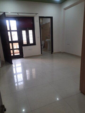 Room in 3 BHK Apartment at Ardee City Palm Grove Heights, Sector 52 – for Rent