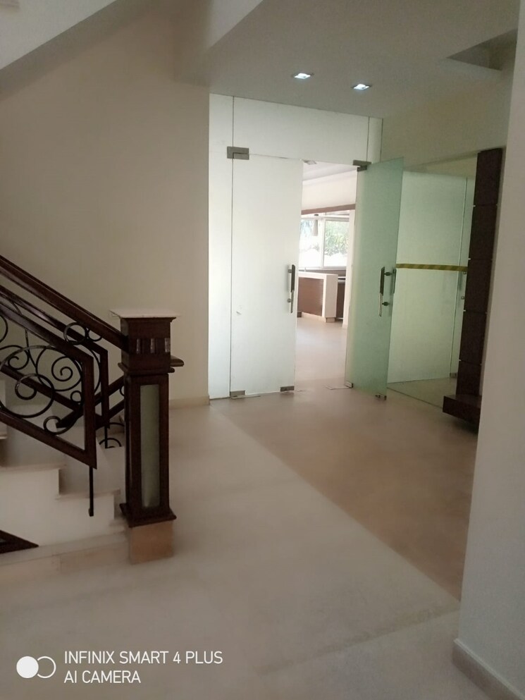 Room, sr-73-avenue 1.5 Bedroom 850 Sq.Ft. Apartment In Sector 73 Noida 8811449
