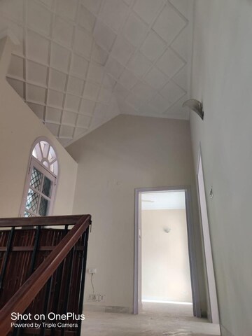 Furnished Amenities in 3 BHK Villa at Sector 43 – for Rent