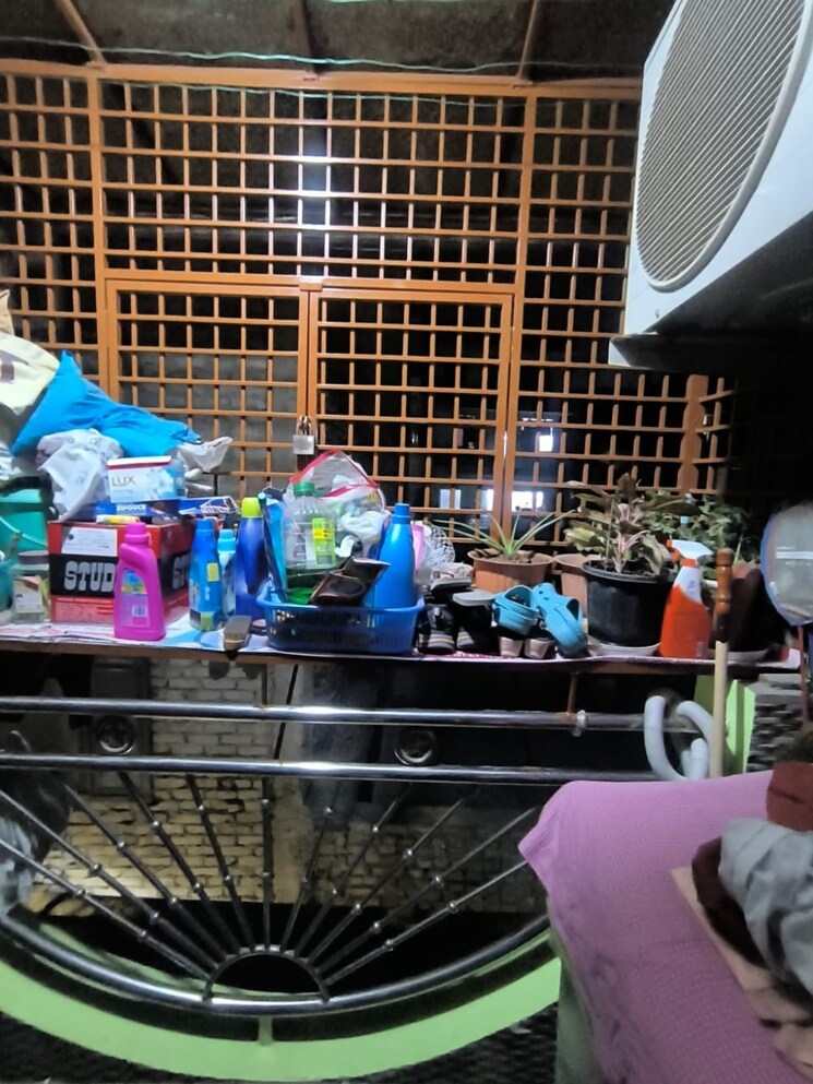 Gym, govindpuri 3 Bedroom 1000 Sq.Ft. Builder Floor In Govindpuri Delhi 8811468