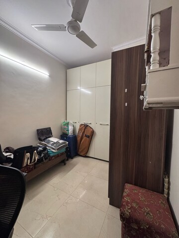 Room in 1.5 BHK Independent House at Sushant Lok I – for Rent