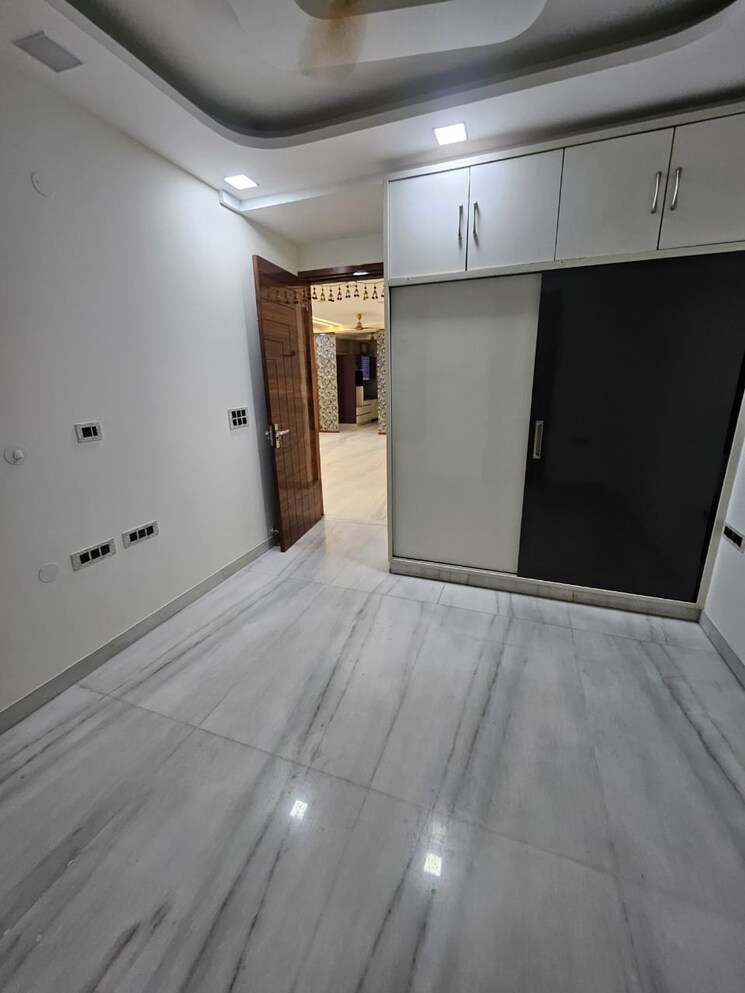 Room, pitampura 3 Bedroom 1350 Sq.Ft. Builder Floor In Pitampura Delhi 8811470