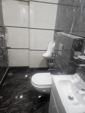Bathroom in 3 BHK Builder Floor at Pitampura – for Rent
