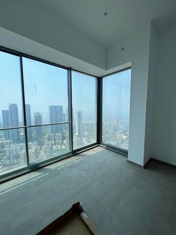 Room in 4 BHK Apartment at Rustomjee Crown, Prabhadevi – for Rent