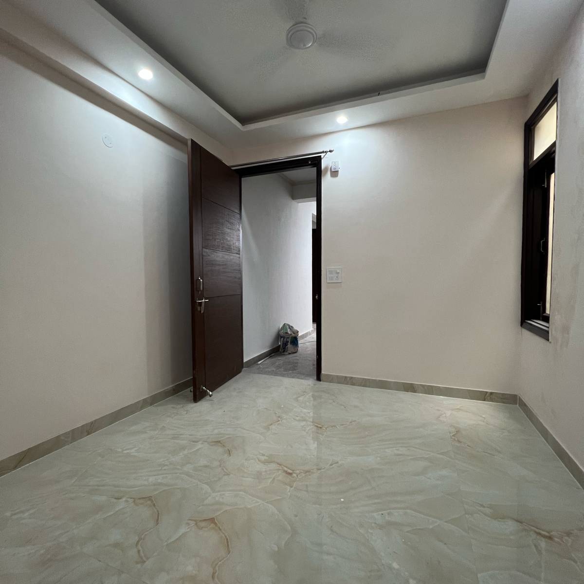 1 BHK + Extra Room Apartment For Rent in Saket