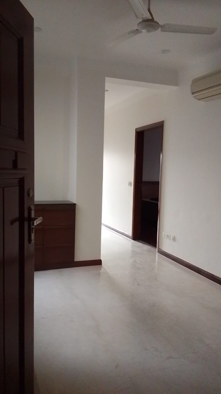 Room, anand niketan 4 Bedroom 300 Sq.Yd. Builder Floor In Anand Niketan Delhi 8811518