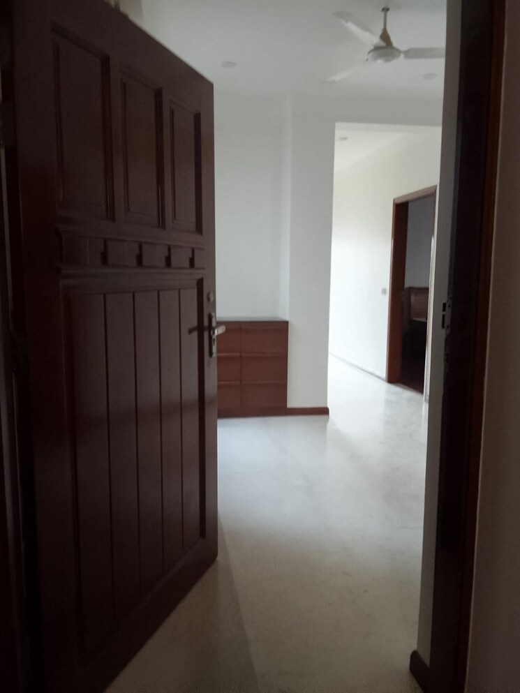 Room, anand niketan 4 Bedroom 300 Sq.Yd. Builder Floor In Anand Niketan Delhi 8811518