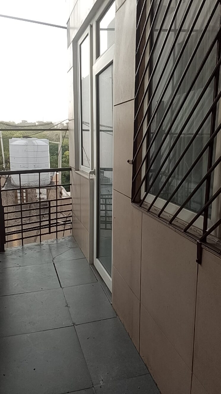 Balcony, anand niketan 4 Bedroom 300 Sq.Yd. Builder Floor In Anand Niketan Delhi 8811518