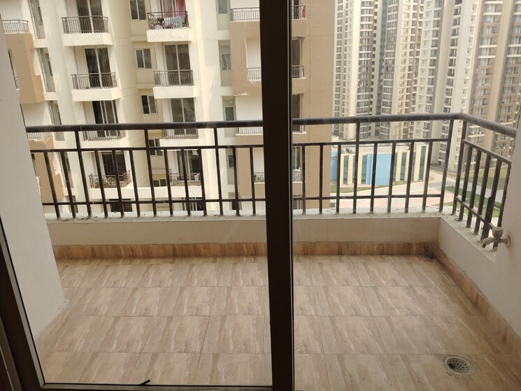 Balcony, amrapali-golf-homes 3 Bedroom 1115 Sq.Ft. Apartment In Sector 4 Greater Noida Greater Noida 8811522