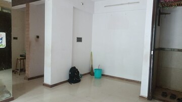 Room in 1 BHK Apartment at Sheth Vasant Pride, Kandivali East – for Rent