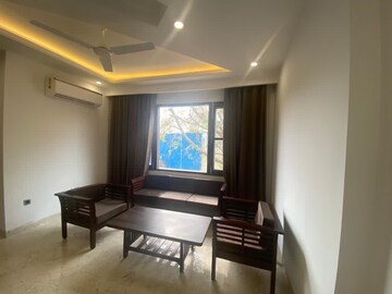 Living Room in 1.5 BHK Builder Floor at Sector 57 – for Rent