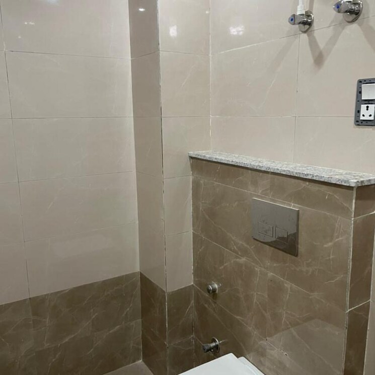 Bathroom, sector 85 4 Bedroom 350 Sq.Yd. Builder Floor In Sector 85 Faridabad 8811551