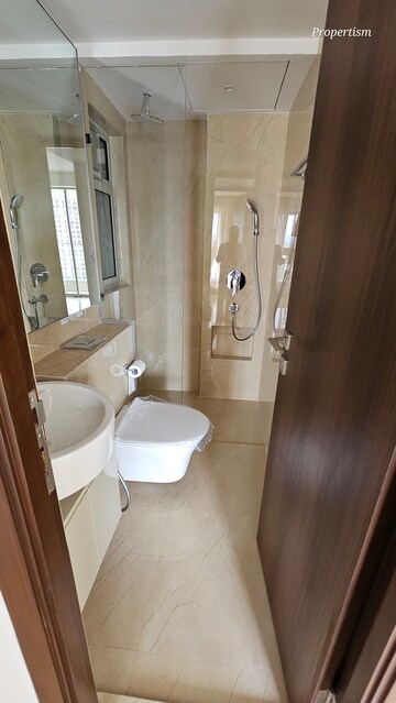 Furnished Amenities in 3 BHK Apartment at Hiranandani Highland, Powai – for Rent