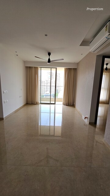 Room in 3 BHK Apartment at Hiranandani Highland, Powai – for Rent