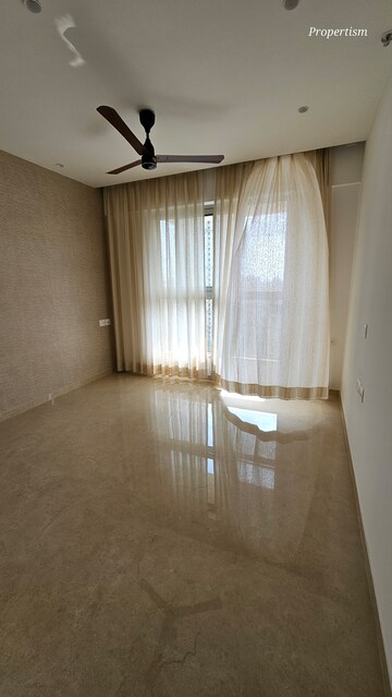 Furnished Amenities in 3 BHK Apartment at Hiranandani Highland, Powai – for Rent