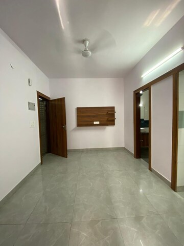 Room in 2 BHK Apartment at Jahaz Apartments, Paschim Vihar – for Rent
