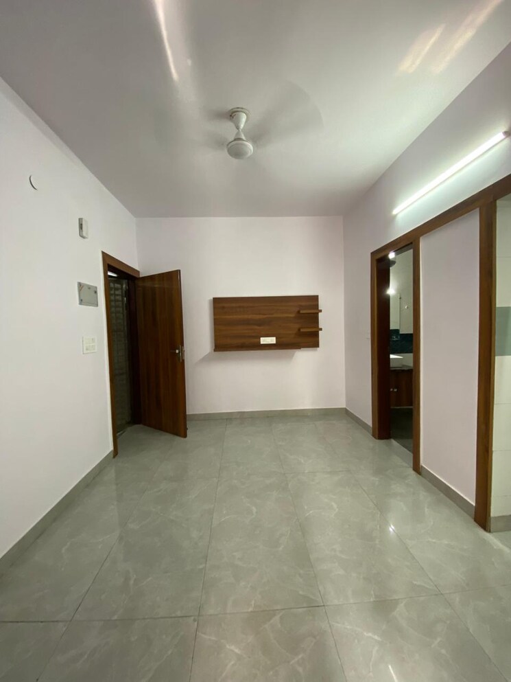 Room, jahaz-apartments 2 Bedroom 850 Sq.Ft. Apartment In Paschim Vihar Delhi 8811586