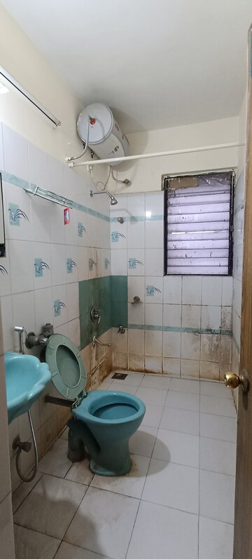 Bathroom in 1 BHK Apartment at Landmark Garden, Kalyani Nagar – for Rent