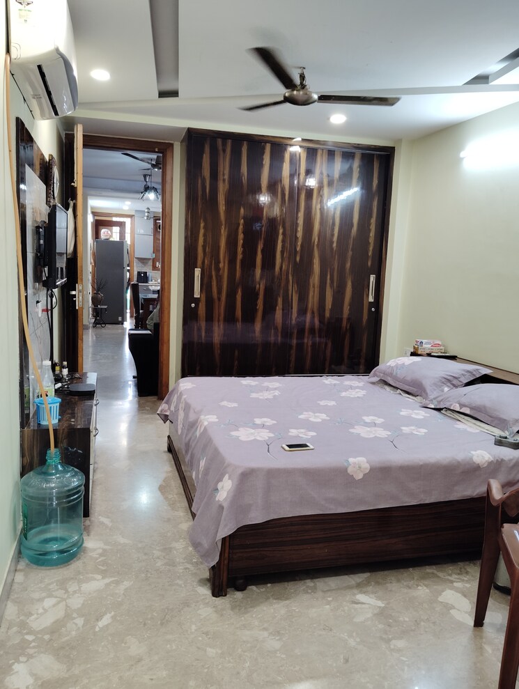 Bedroom, navbharat-apartments 2.5 Bedroom 1000 Sq.Ft. Builder Floor In Paschim Vihar Delhi 8811615