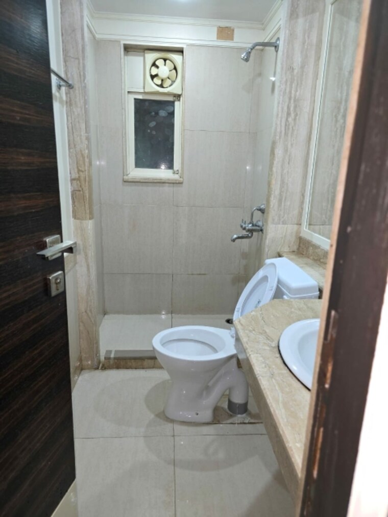 Bathroom, hiranandani-verona-co-op-housing-society-ltd 3 Bedroom 1695 Sq.Ft. Apartment In Powai Mumbai 8811633