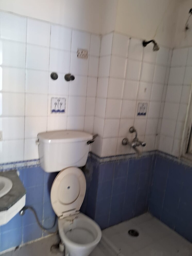 Bathroom, mahagun-masion 3 Bedroom 1420 Sq.Ft. Apartment In Indrapuram Ghaziabad 8811631