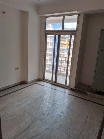 Room in 3 BHK Apartment at Mahagun Masion, Indrapuram – for Sale