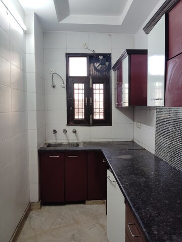 Kitchen in 2.5 BHK Apartment at Anuradha Apartments CGHS, Paschim Vihar – for Rent