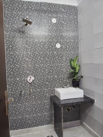 Bathroom in 2.5 BHK Apartment at Anuradha Apartments CGHS, Paschim Vihar – for Rent