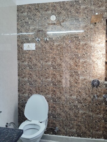 Bathroom in 2.5 BHK Apartment at Anuradha Apartments CGHS, Paschim Vihar – for Rent