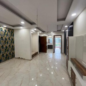 Room in 4 BHK Apartment at Sector 82 – for Sale
