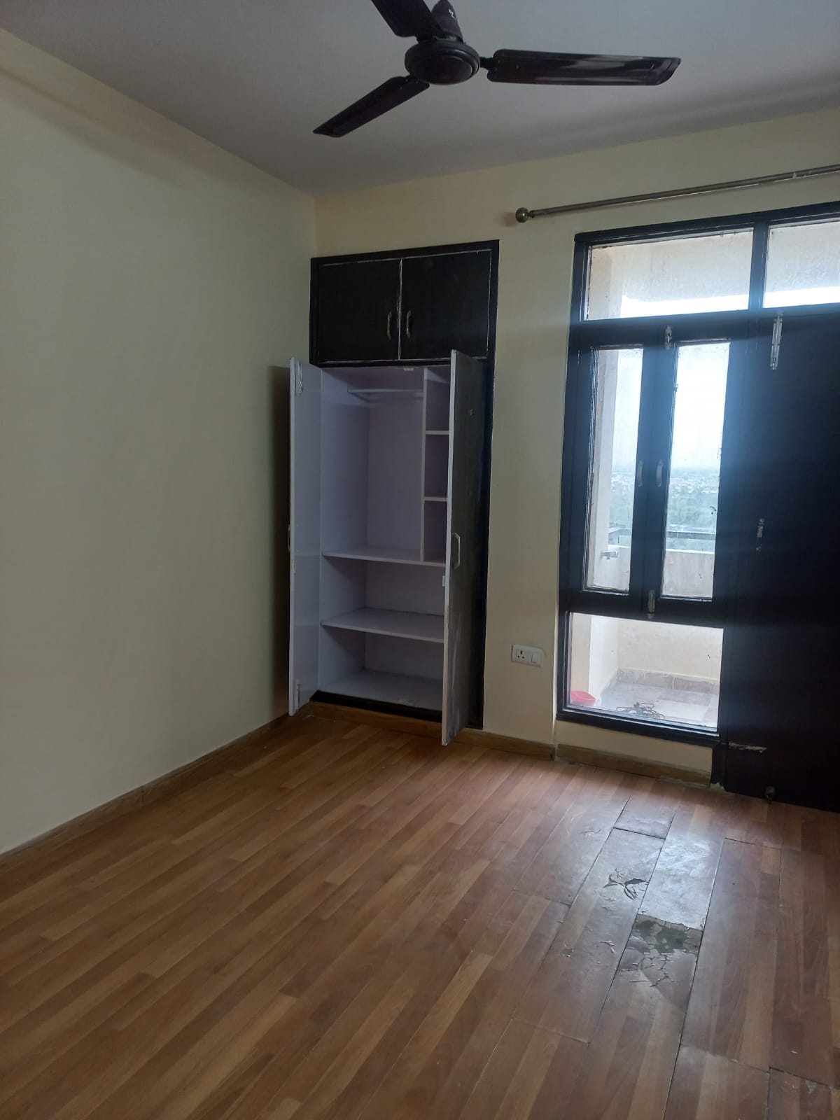 2 BHK Apartment For Rent in SRS Royal Hills