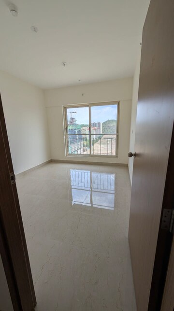 Room in 3 BHK Apartment at Supreme Estia Phase 1, Baner – for Rent