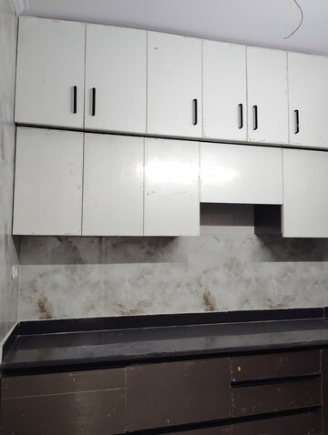 Furnished Amenities in 2.5 BHK Apartment at Jahaz Apartments, Paschim Vihar – for Rent