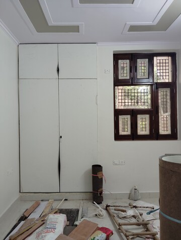 Furnished Amenities in 2.5 BHK Apartment at Jahaz Apartments, Paschim Vihar – for Rent