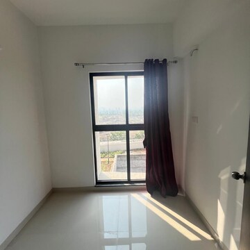 Room in 1.5 BHK Apartment at Lodha Palava Fresca, Taloja Bypass Road – for Rent