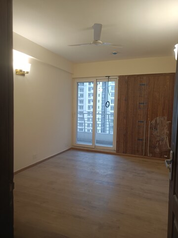 Room in 4 BHK Apartment at Lotus Panache, Sector 110 – for Rent