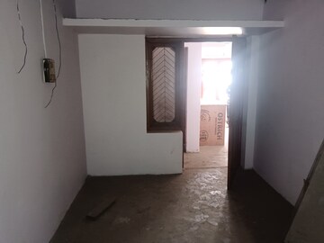 Room in  Office Space at Mahanagar – for Rent
