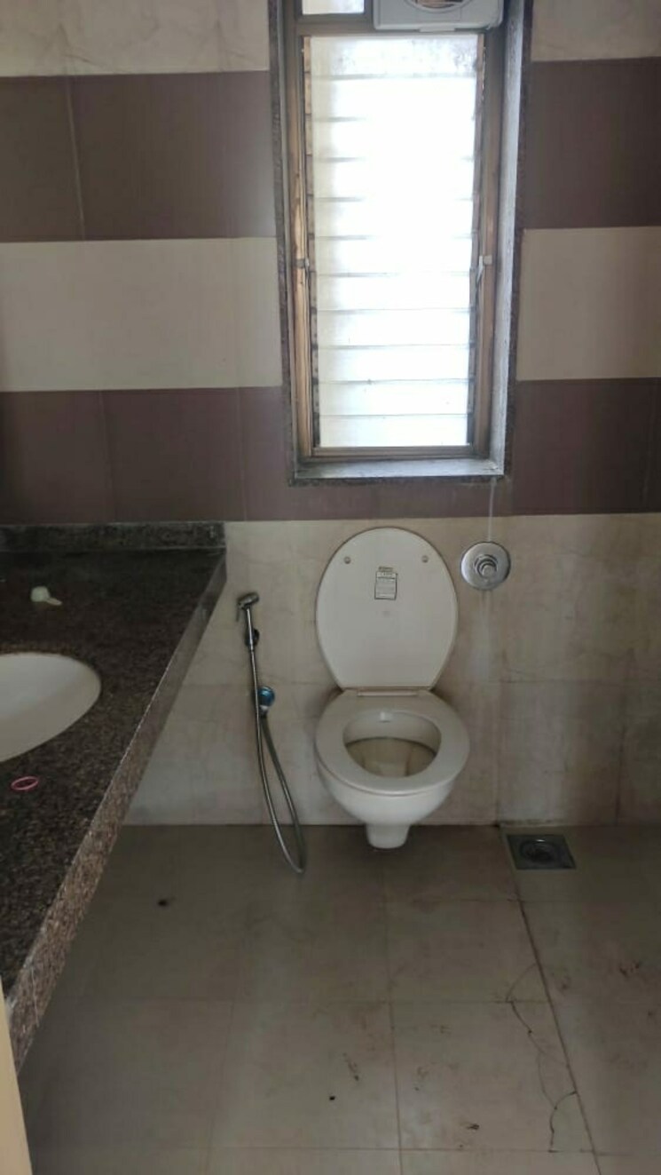 Bathroom, kalpataru-srishti 2.5 Bedroom 823 Sq.Ft. Apartment In Mira Road Thane 8811729