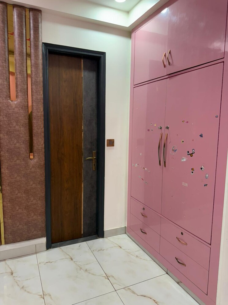 Room, sector 11 dwarka 4 Bedroom 1600 Sq.Ft. Apartment In Sector 11 Dwarka Delhi 8811694