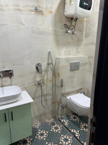 Bathroom in 4 BHK Apartment at Sector 11 Dwarka – for Rent