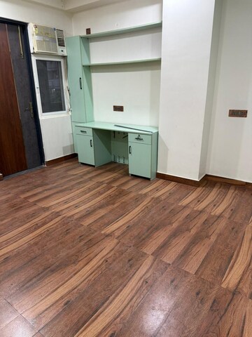 Room in 4 BHK Apartment at Sector 11 Dwarka – for Rent