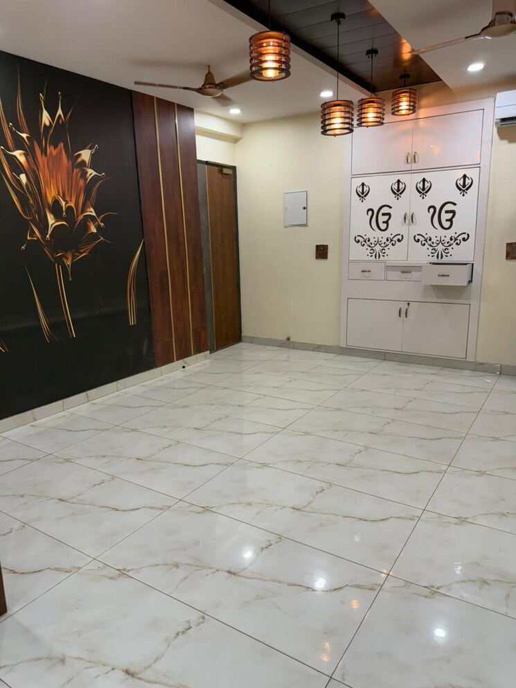 Room, sector 11 dwarka 4 Bedroom 1600 Sq.Ft. Apartment In Sector 11 Dwarka Delhi 8811694