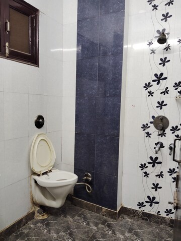Bathroom in 2.5 BHK Apartment at Adarsh Apartments CGHS Ltd, Paschim Vihar – for Rent