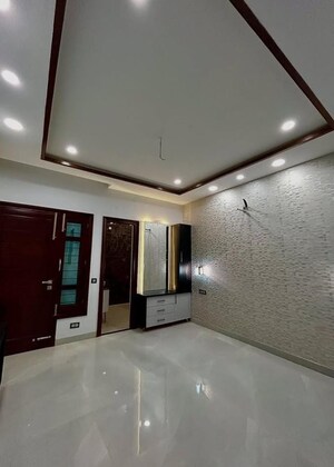 Room in 3 BHK Builder Floor at Sector 29 – for Sale