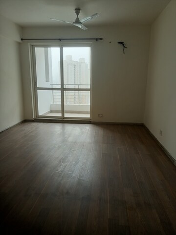 Room in 4 BHK Apartment at Lotus Panache, Sector 110 – for Rent